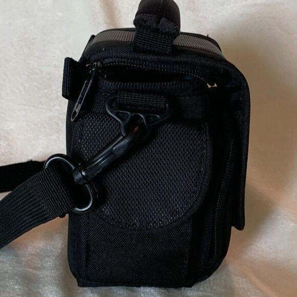 Lowepro Case Edit 100 Black Shoulder StrapsCarrying Camera Camcorder E20 - Picture 5 of 8